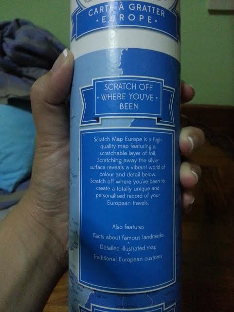 I wanted to show you my French manicure as well but I guess it didn't really show in the end.