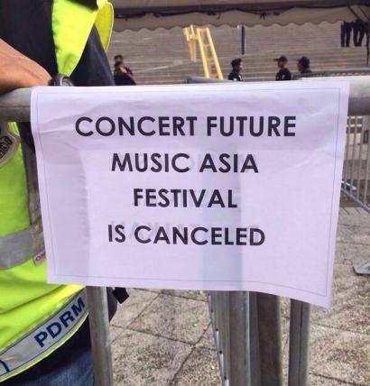 Apparently this is the only sign that could be found at the venue. 