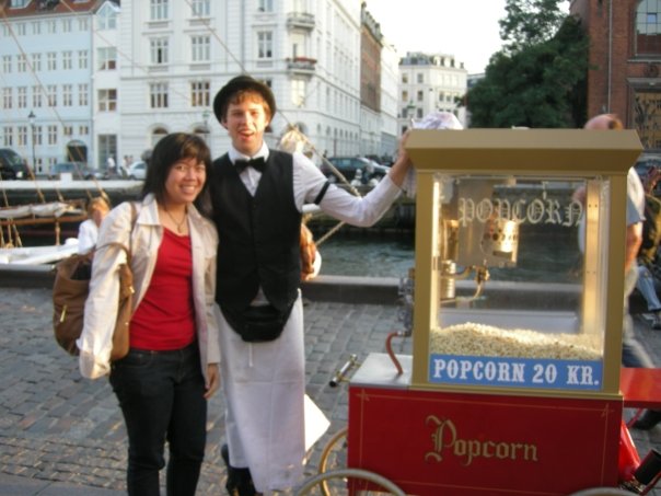 Or you might just chance upon a cute popcorn seller.